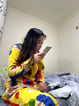 Snapshot of aa520uv chatting on 11/23/25, 01:04 aa520uv online show from 11/23/25, 01:04