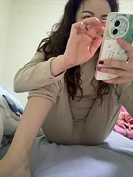 aa520uv online show from 04/10/26, 01:34