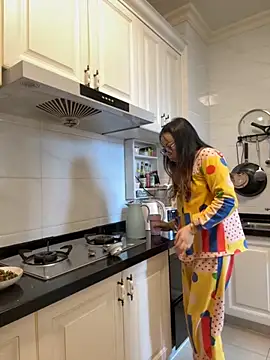 Snapshot of aa520uv chatting on 11/18/25, 01:54 aa520uv online show from 11/18/25, 01:54