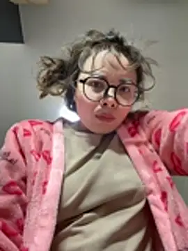 aa520uv online show from 03/08/26, 02:31