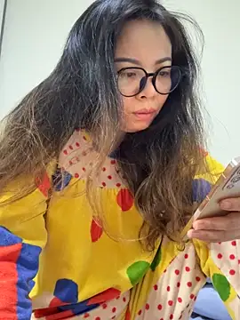 Snapshot of aa520uv chatting on 11/08/25, 12:03 aa520uv online show from 11/08/25, 12:03