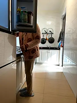 Snapshot of aa520uv chatting on 11/25/25, 02:45 aa520uv online show from 11/25/25, 02:45