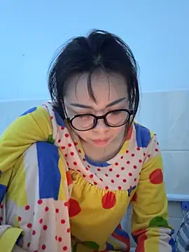 Snapshot of aa520uv chatting on 10/24/25, 03:11 aa520uv online show from 10/24/25, 03:11