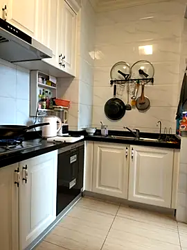 Snapshot of aa520uv chatting on 11/11/25, 01:11 aa520uv online show from 11/11/25, 01:11