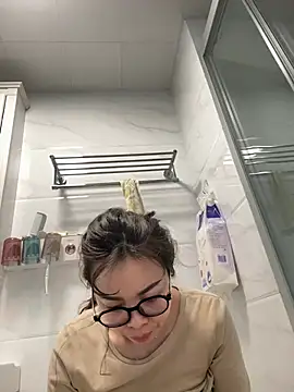 aa520uv online show from 04/07/26, 01:51