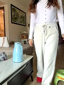 Snapshot of aa520uv chatting on 11/22/25, 06:23 aa520uv online show from 11/22/25, 06:23