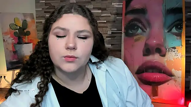 Snapshot of FlorenceAnderson chatting on 03/19/25, 10:33 FlorenceAnderson online show from 03/19/25, 10:33