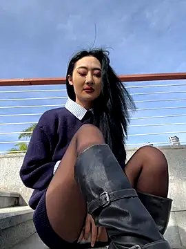 linger-23 online show from 11/26/25, 06:13