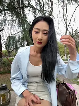 linger-23 online show from 03/29/26, 07:43