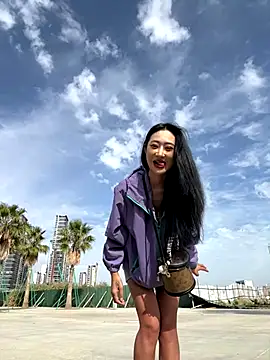 linger-23 online show from 11/28/25, 06:02