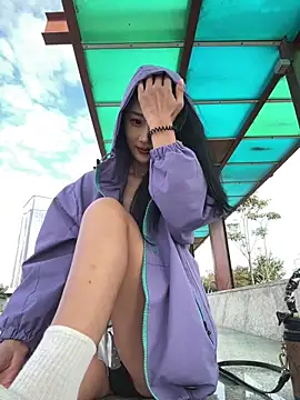 linger-23 online show from 11/06/25, 07:23