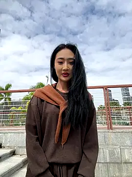 linger-23 online show from 11/01/25, 05:14