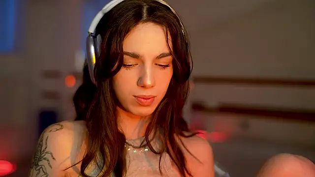 mystica  online show from 12/20/25, 09:01