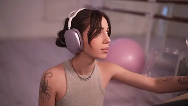 mystica  online show from 11/14/25, 09:57