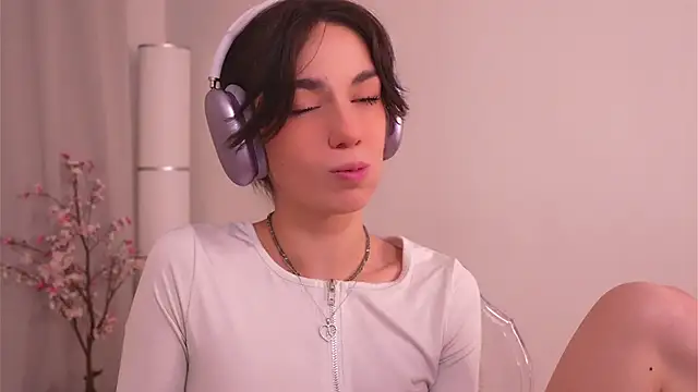 mystica  online show from 11/27/25, 08:48