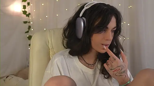 mystica  online show from 10/29/25, 08:35