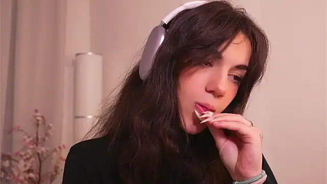 mystica  online show from 11/11/25, 06:41