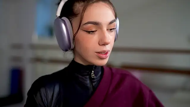 mystica  online show from 12/18/25, 09:58