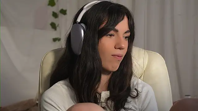 mystica  online show from 11/06/25, 05:44