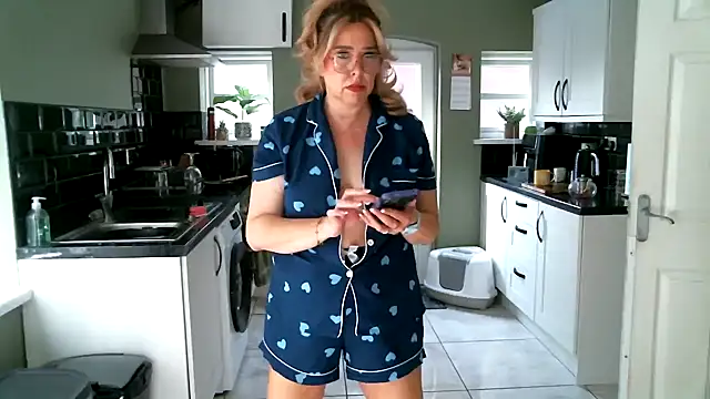 MissHoneyPenny online show from 07/10/26, 08:47