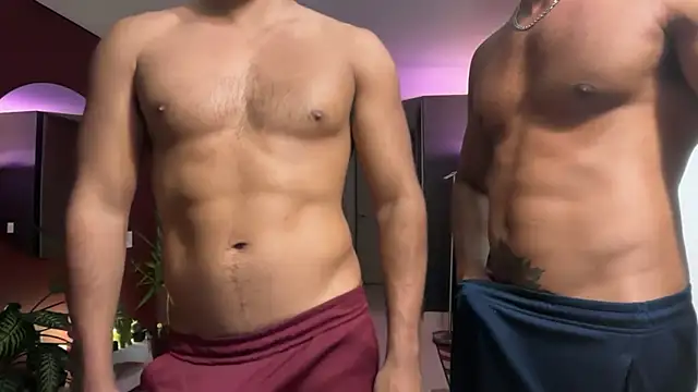 Snapshot of highlatin_guysoficial chatting on 03/24/26, 02:11 highlatin guysoficial online show from 03/24/26, 02:11