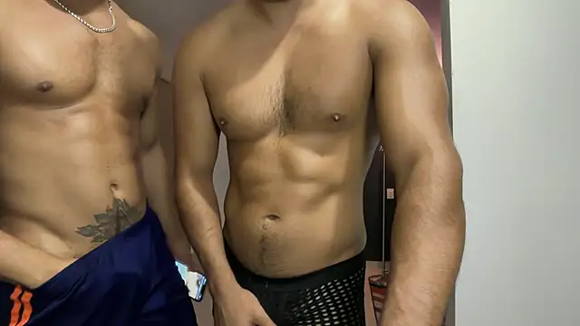 Snapshot of highlatin_guysoficial chatting on 02/13/26, 06:13 highlatin guysoficial online show from 02/13/26, 06:13