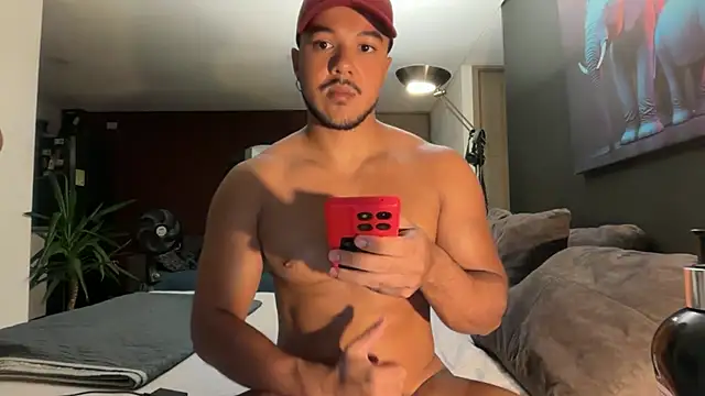 Snapshot of highlatin_guysoficial chatting on 06/15/26, 09:42 highlatin guysoficial online show from 06/15/26, 09:42