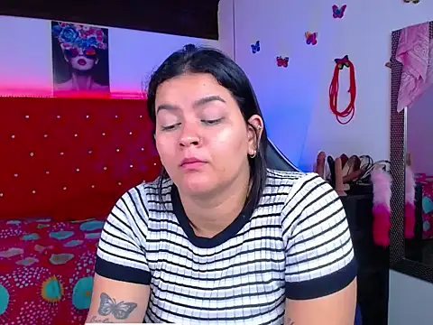 Snapshot of kriss_sweetboobs10 chatting on 11/30/25, 11:00 kriss sweetboobs10 online show from 11/30/25, 11:00