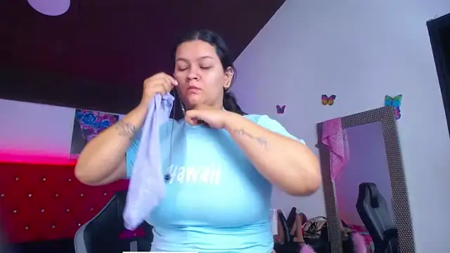 Snapshot of kriss_sweetboobs10 chatting on 11/26/25, 12:05 kriss sweetboobs10 online show from 11/26/25, 12:05