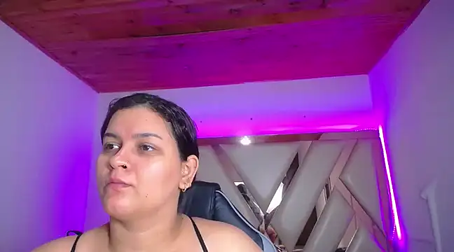 Snapshot of kriss_sweetboobs10 chatting on 03/20/25, 01:15 kriss sweetboobs10 online show from 03/20/25, 01:15