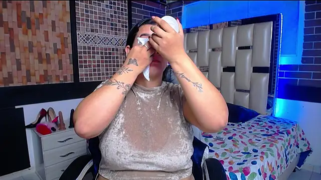 Snapshot of kriss_sweetboobs10 chatting on 09/27/25, 12:55 kriss sweetboobs10 online show from 09/27/25, 12:55