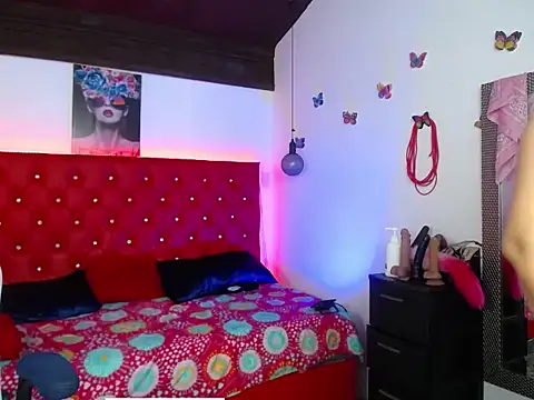 Snapshot of kriss_sweetboobs10 chatting on 11/27/25, 12:05 kriss sweetboobs10 online show from 11/27/25, 12:05