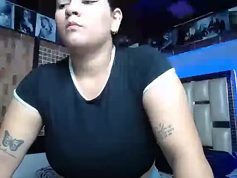 Snapshot of kriss_sweetboobs10 chatting on 09/23/25, 02:13 kriss sweetboobs10 online show from 09/23/25, 02:13