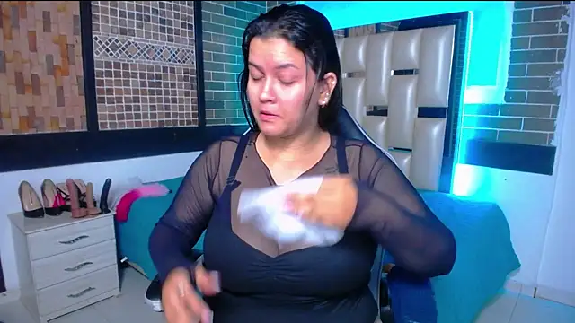 Snapshot of kriss_sweetboobs10 chatting on 10/17/25, 12:40 kriss sweetboobs10 online show from 10/17/25, 12:40