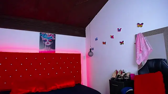 Snapshot of kriss_sweetboobs10 chatting on 10/29/25, 12:59 kriss sweetboobs10 online show from 10/29/25, 12:59