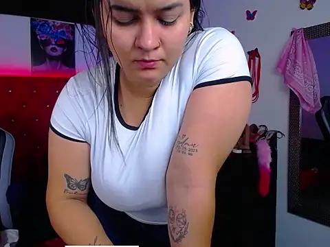 Snapshot of kriss_sweetboobs10 chatting on 12/03/25, 12:04 kriss sweetboobs10 online show from 12/03/25, 12:04