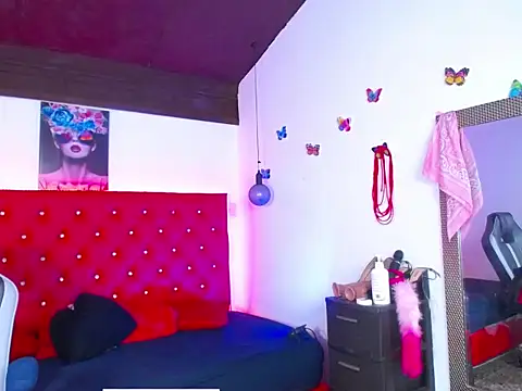 Snapshot of kriss_sweetboobs10 chatting on 12/04/25, 12:04 kriss sweetboobs10 online show from 12/04/25, 12:04