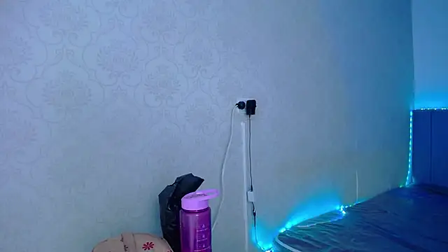 kriss sweetboobs10 online show from 02/05/26, 12:45