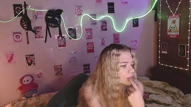 Your Horny Friends online show from 11/01/25, 02:11