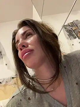 CelineReys online show from 10/25/25, 09:08