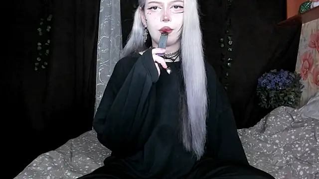 amelia mays xx online show from 11/08/25, 08:12