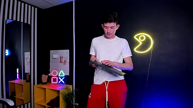 Danny  Magic online show from 03/22/25, 01:41