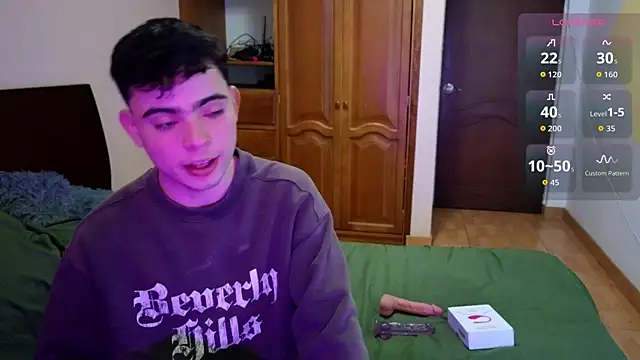 lukeboyce33 online show from 04/14/26, 04:28