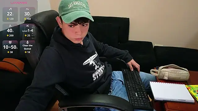 lukeboyce33 online show from 02/13/26, 12:10