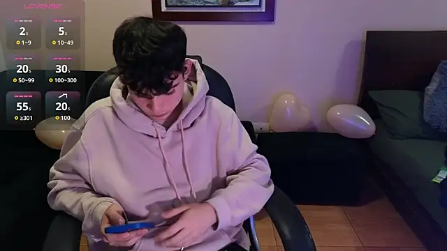 lukeboyce33 online show from 02/05/26, 12:39