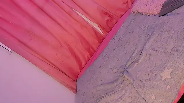 Snapshot of Mariana-ofc chatting on 11/07/25, 11:15 Mariana-ofc online show from 11/07/25, 11:15