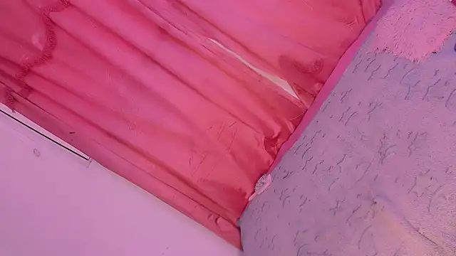 Snapshot of Mariana-ofc chatting on 11/03/25, 11:03 Mariana-ofc online show from 11/03/25, 11:03