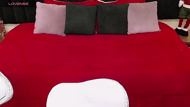 ailyn maury online show from 12/17/25, 12:37