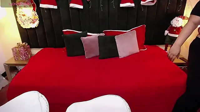 ailyn maury online show from 12/16/25, 01:21