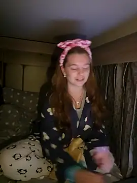 Snapshot of Amesthyst_destiny chatting on 12/04/25, 02:32 Amesthyst destiny online show from 12/04/25, 02:32